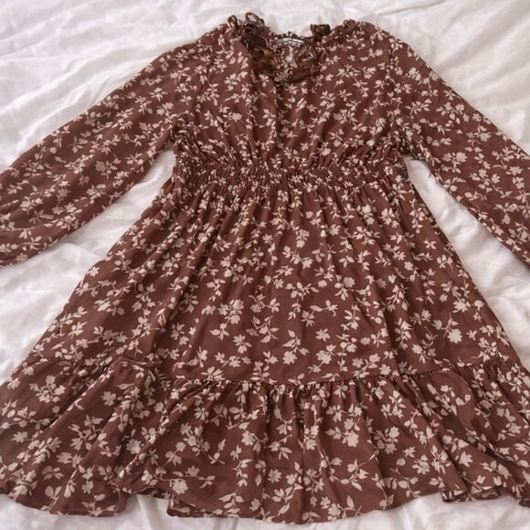 Steve Madden Dresses & Skirts - Steve Madden Brown and Cream Floral Dress